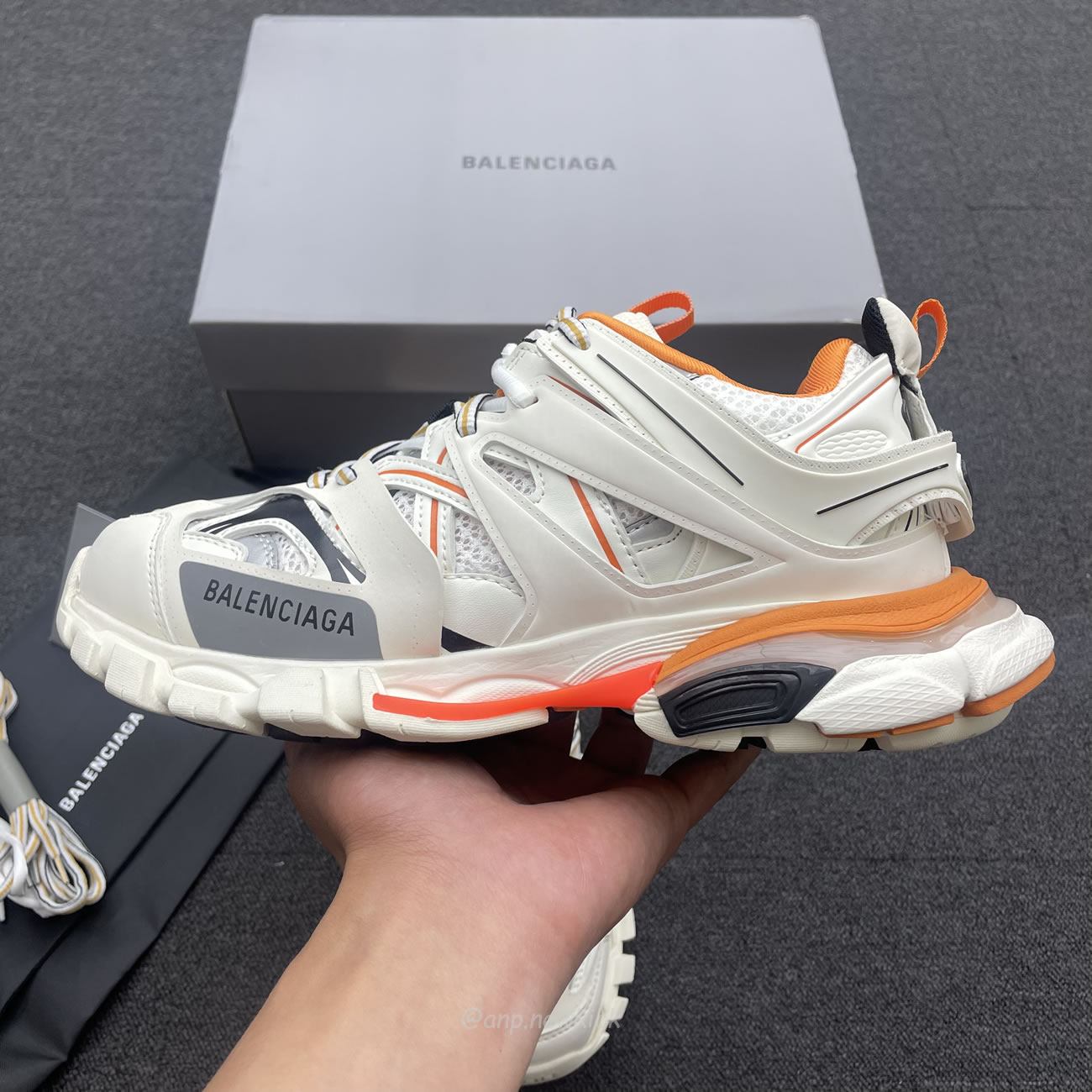 Balenciaga Track White Orange Womens 542436 W1gb1 9059 (2) - newkick.app